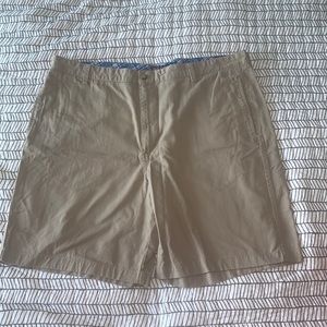 Men’s khaki Chaps shorts
